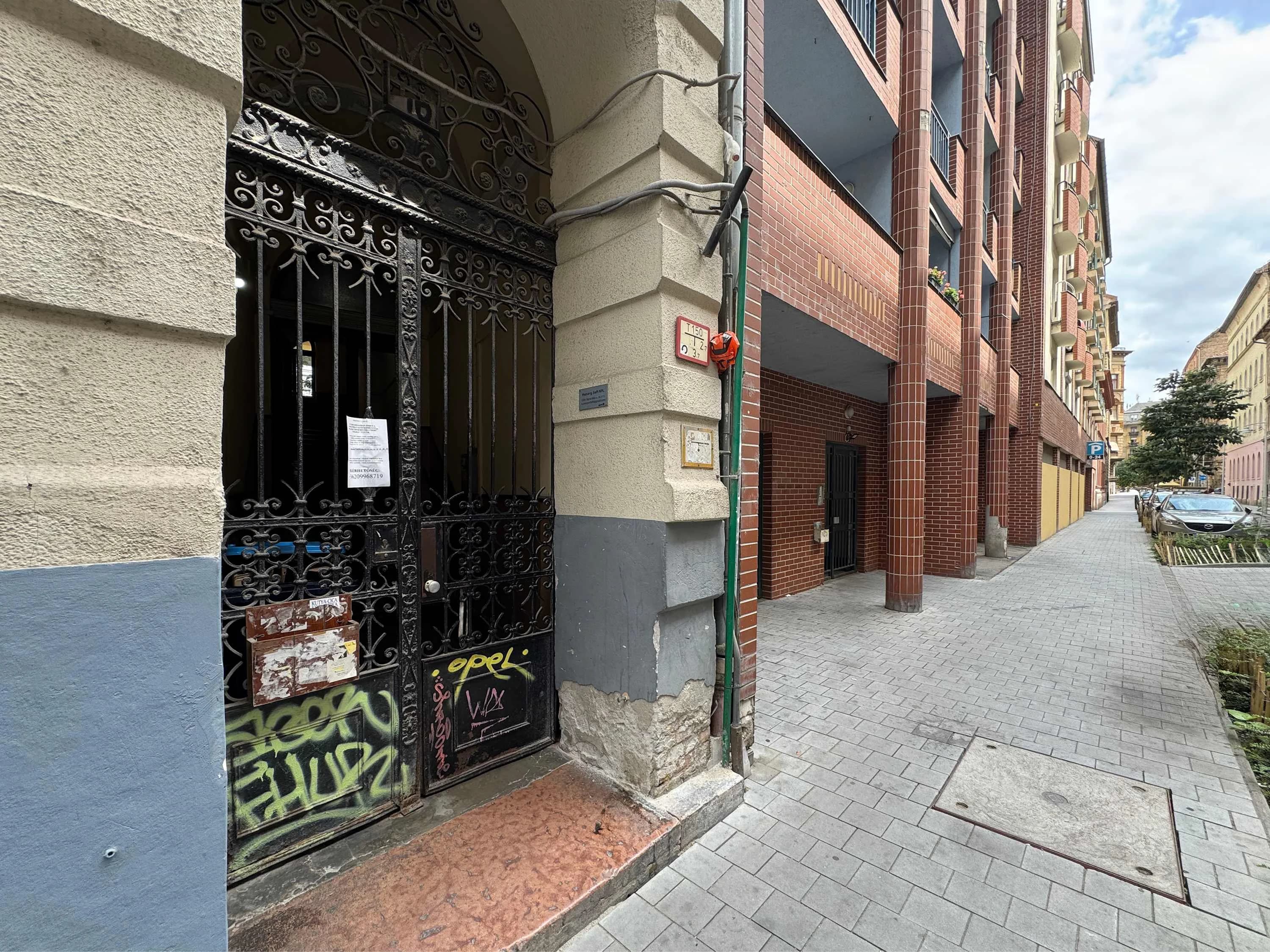 Bejelentkezés és bejutás